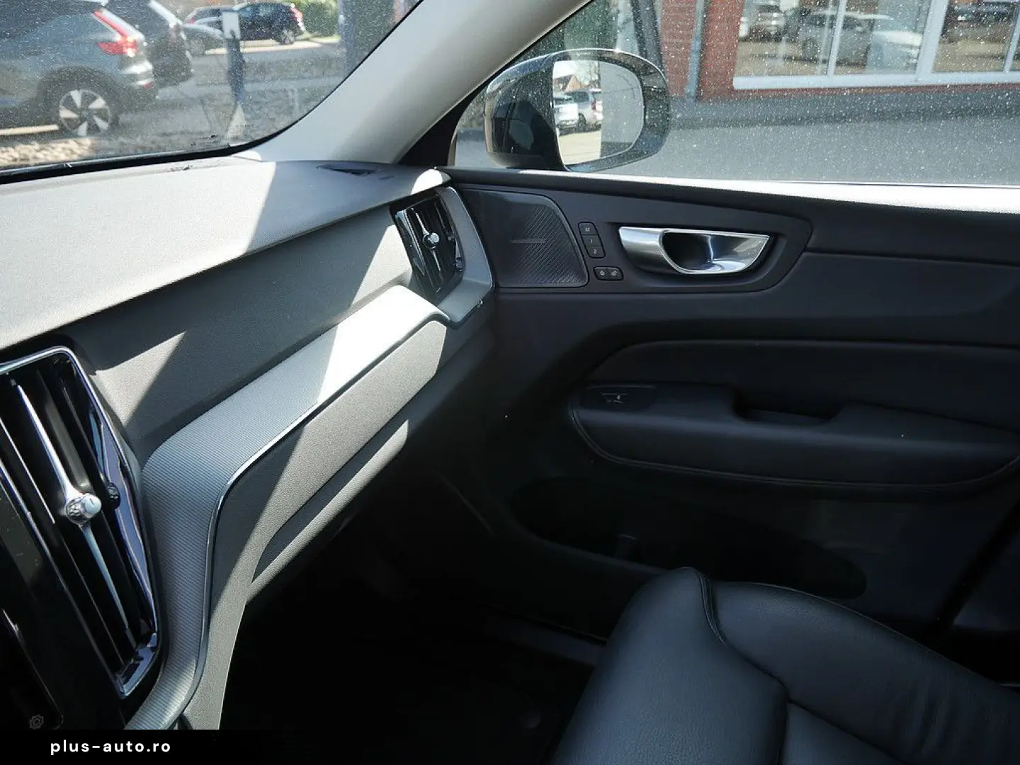 VOLVO XC60 B4 AWD Plus Dark