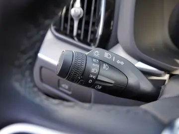 VOLVO XC60 B4 AWD Plus Dark