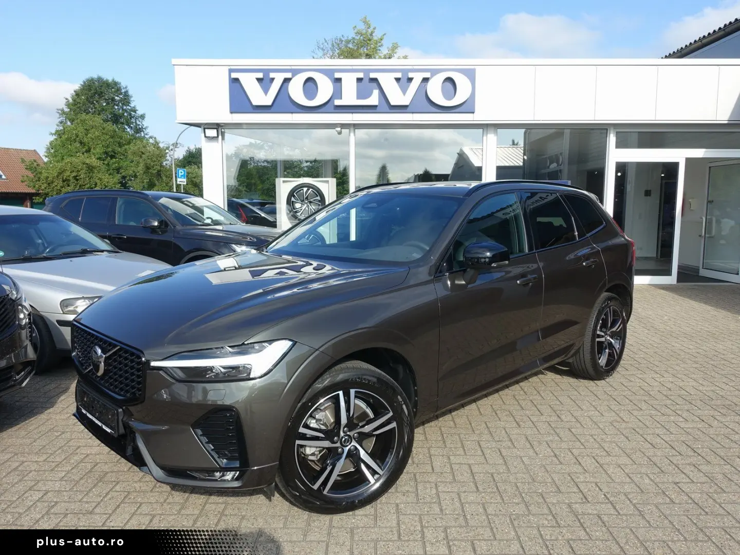 VOLVO XC60 B4 Diesel R-Design AWD PANO AHK KAMERA ACC
