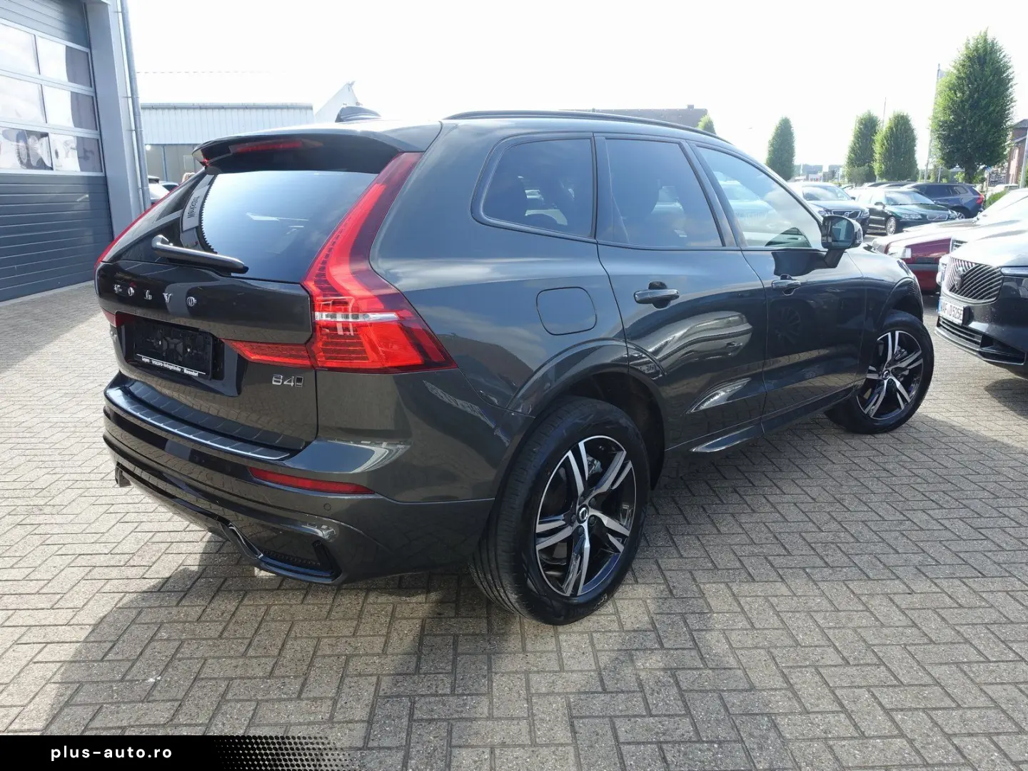 VOLVO XC60 B4 Diesel R-Design AWD PANO AHK KAMERA ACC