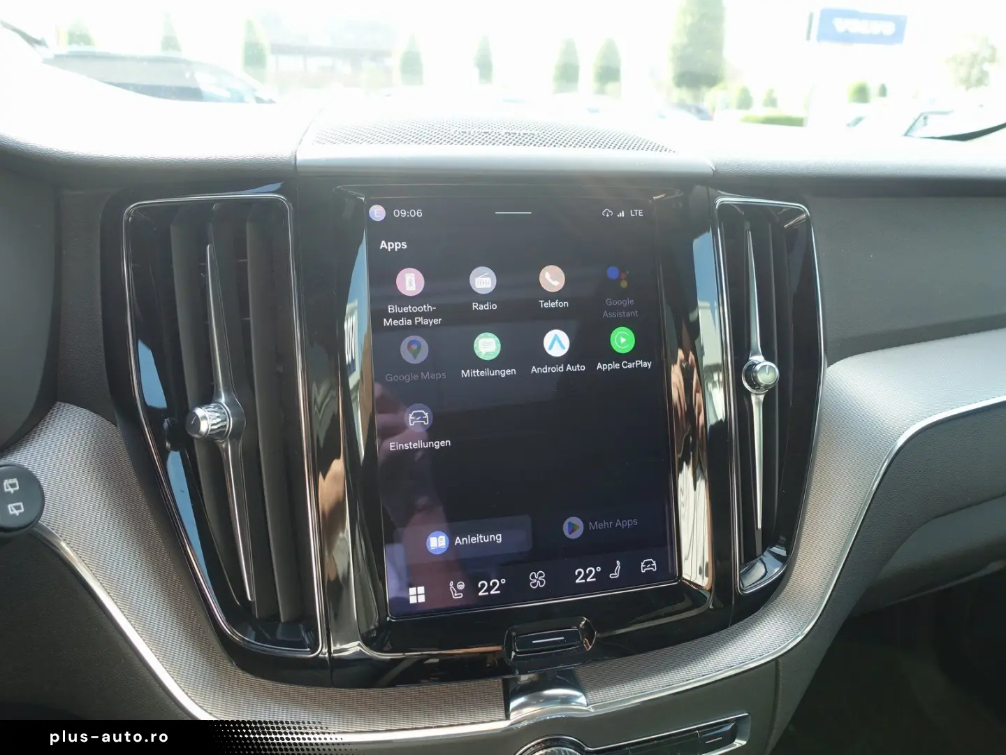 VOLVO XC60 B4 Diesel R-Design AWD PANO AHK KAMERA ACC