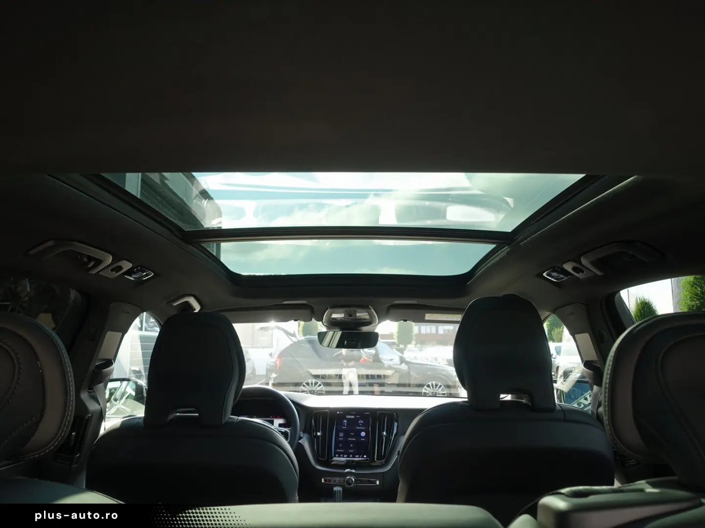 VOLVO XC60 B4 Diesel R-Design AWD PANO AHK KAMERA ACC
