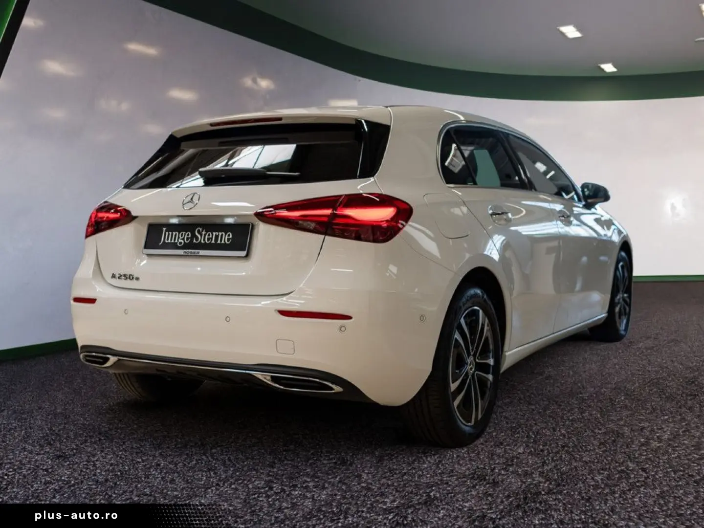 MERCEDES-BENZ A 250 e Progressive Advanced  PANO LED 360