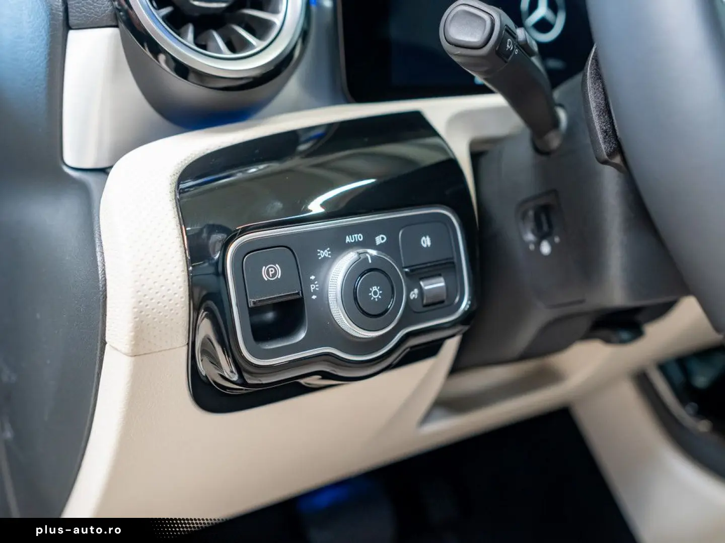 MERCEDES-BENZ A 250 e Progressive Advanced  PANO LED 360