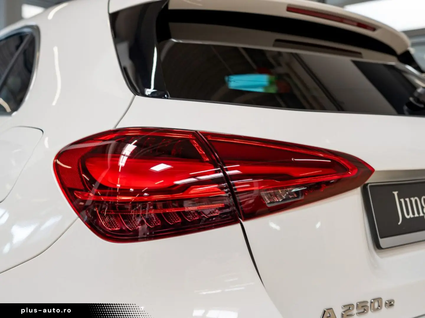 MERCEDES-BENZ A 250 e Progressive Advanced  PANO LED 360