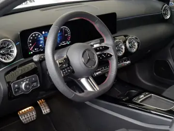 MERCEDES-BENZ A 250 e   AMG BURM MEMO MULTI 360 DISTR KAMERA