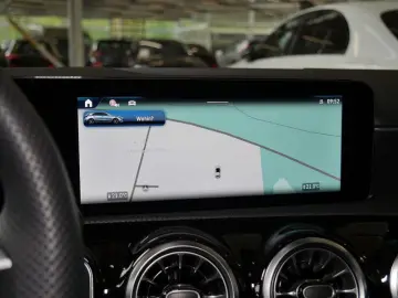 MERCEDES-BENZ A 250 e   AMG BURM MEMO MULTI 360 DISTR KAMERA