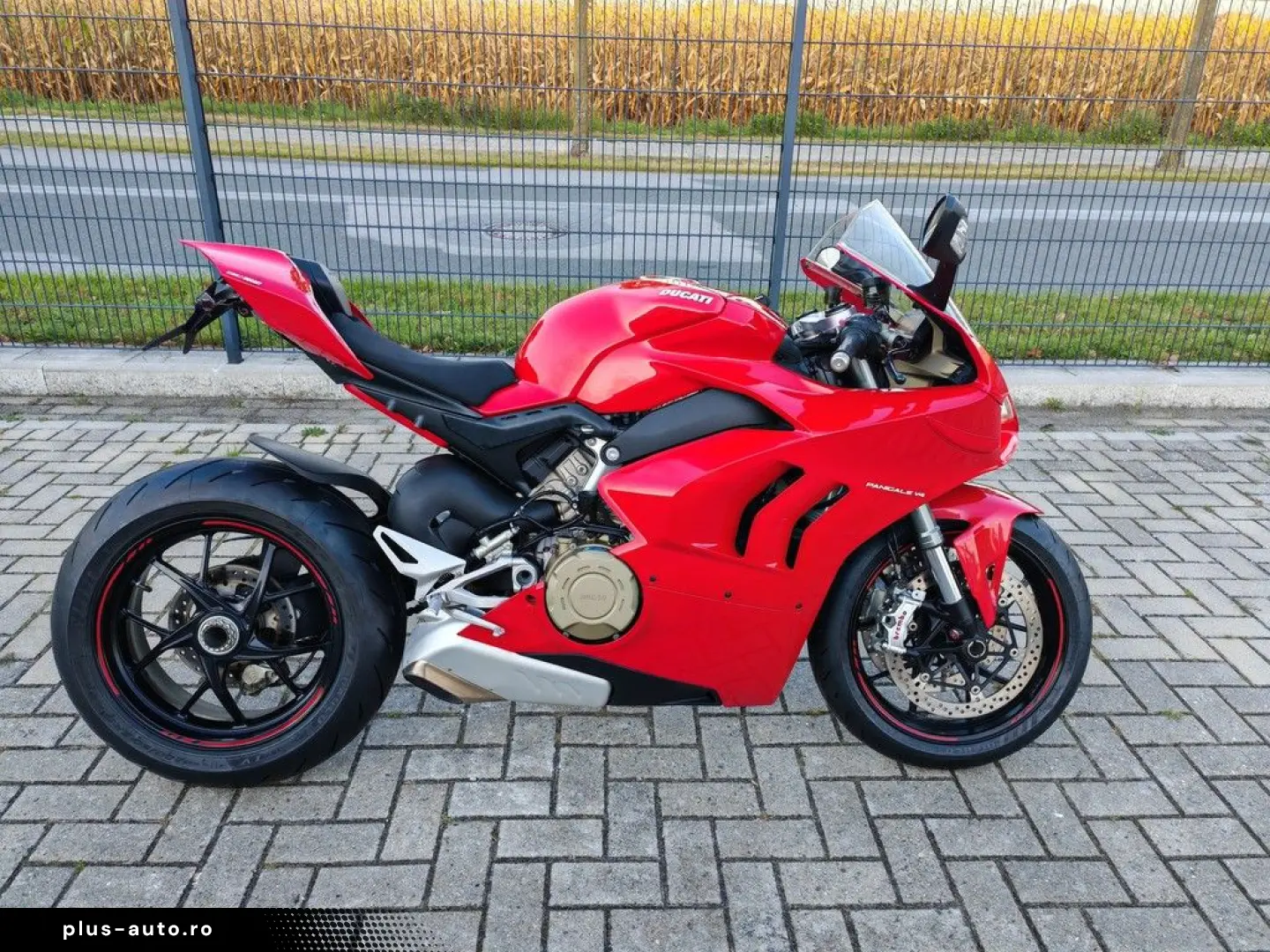 DUCATI PANIGALE V4 E5 WINGLETS  HELM