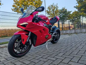 DUCATI PANIGALE V4 E5 WINGLETS  HELM