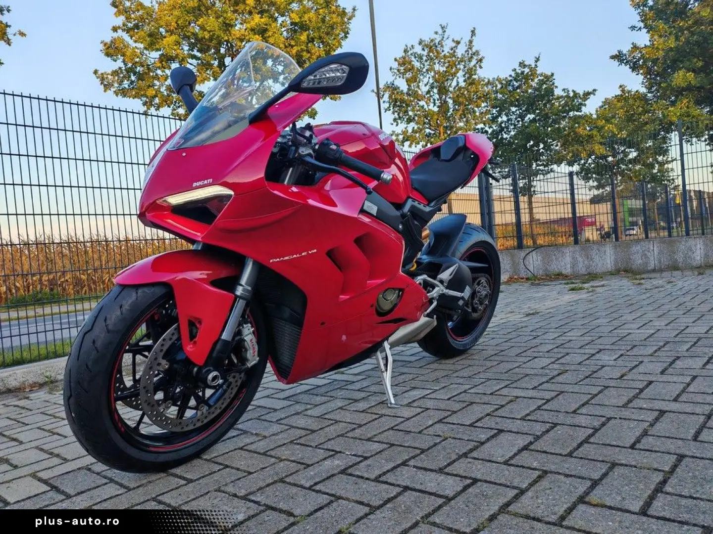 DUCATI PANIGALE V4 E5 WINGLETS  HELM