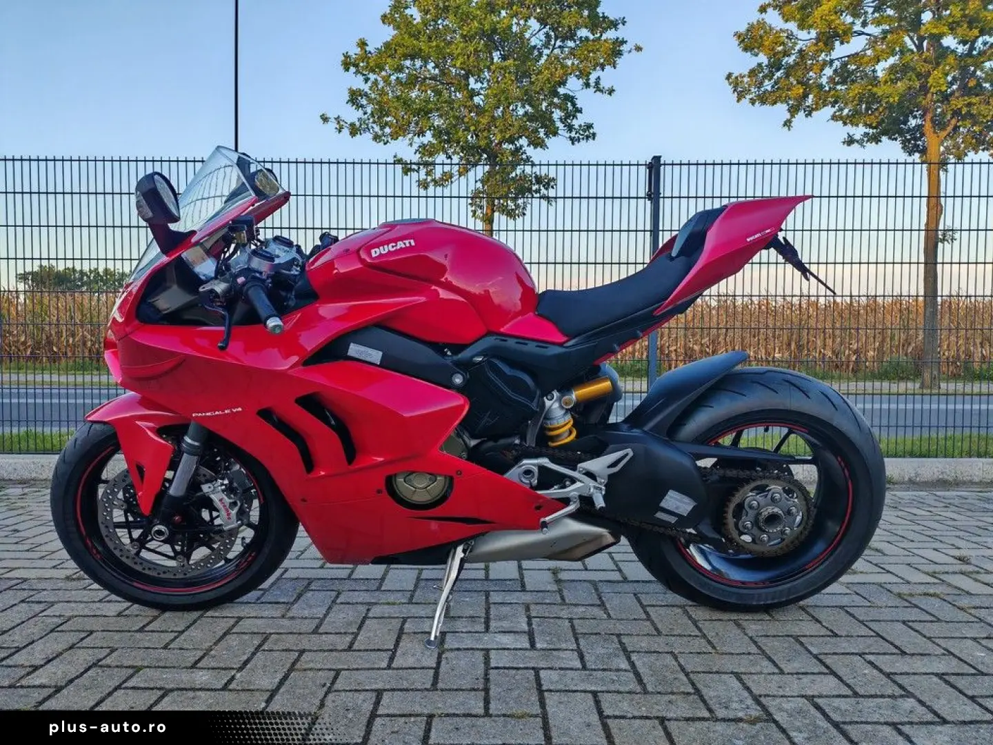 DUCATI PANIGALE V4 E5 WINGLETS  HELM