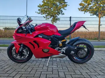 DUCATI PANIGALE V4 E5 WINGLETS  HELM