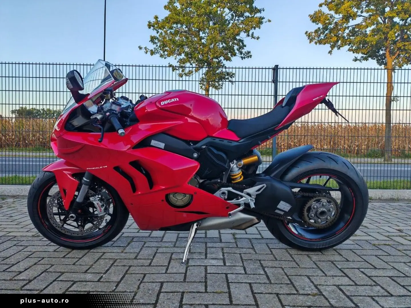 DUCATI PANIGALE V4 E5 WINGLETS  HELM