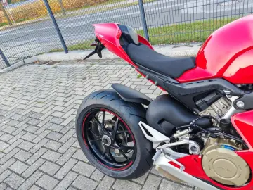DUCATI PANIGALE V4 E5 WINGLETS  HELM