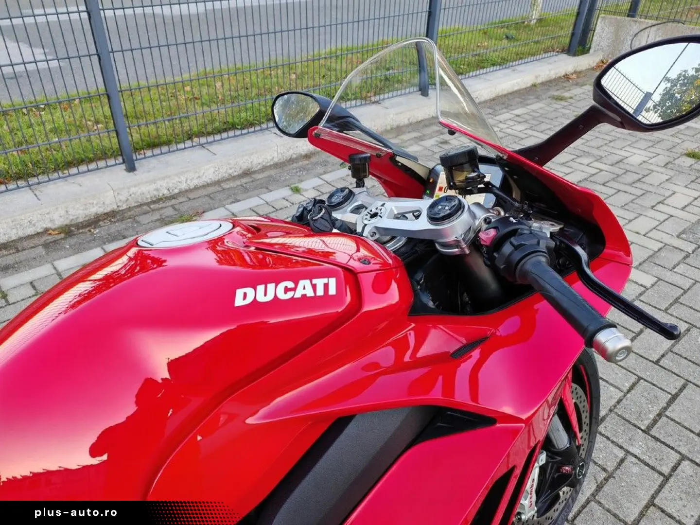 DUCATI PANIGALE V4 E5 WINGLETS  HELM