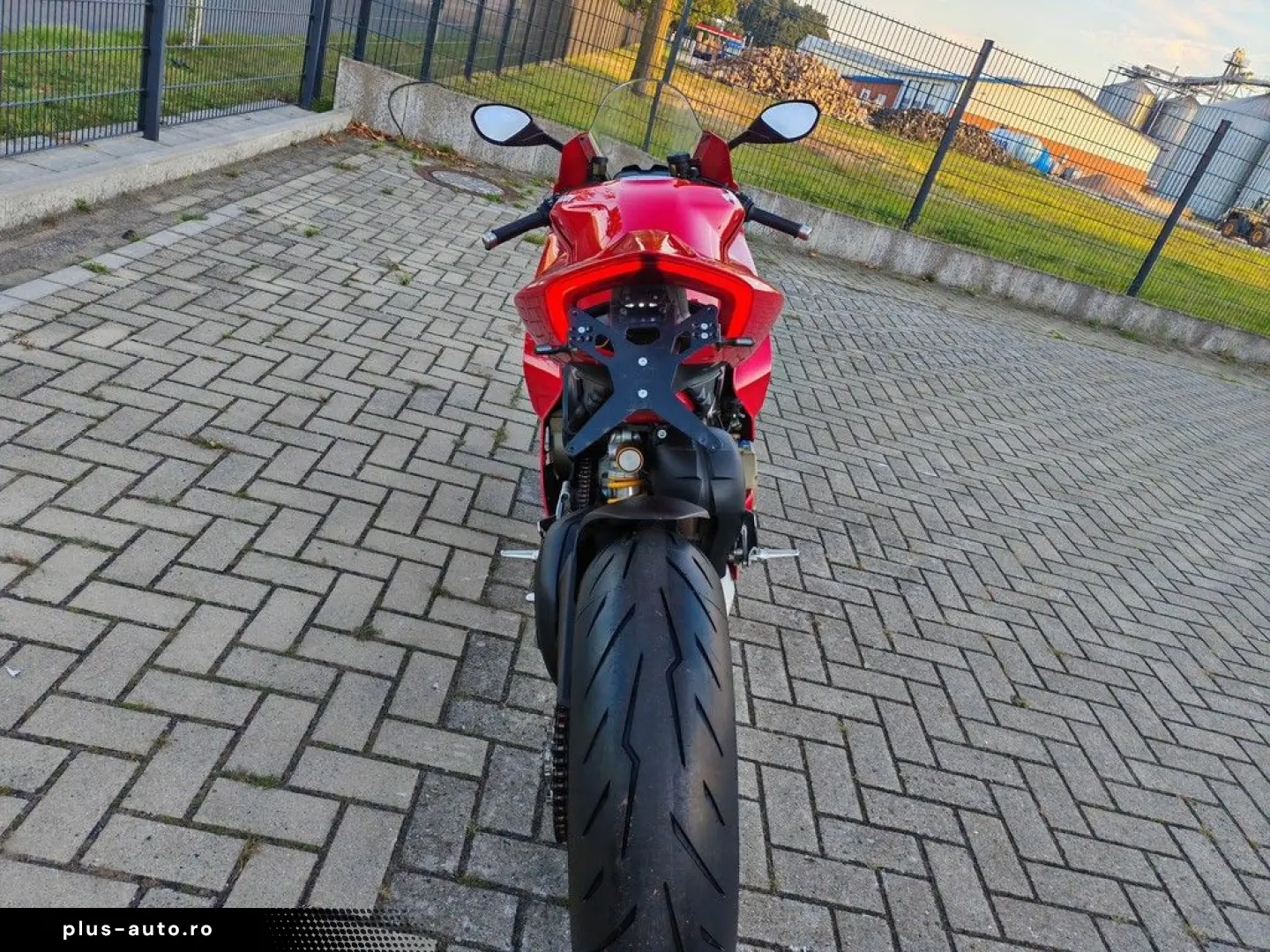 DUCATI PANIGALE V4 E5 WINGLETS  HELM