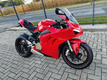 DUCATI PANIGALE V4 E5 WINGLETS  HELM