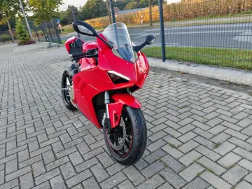 DUCATI PANIGALE V4 E5 WINGLETS  HELM