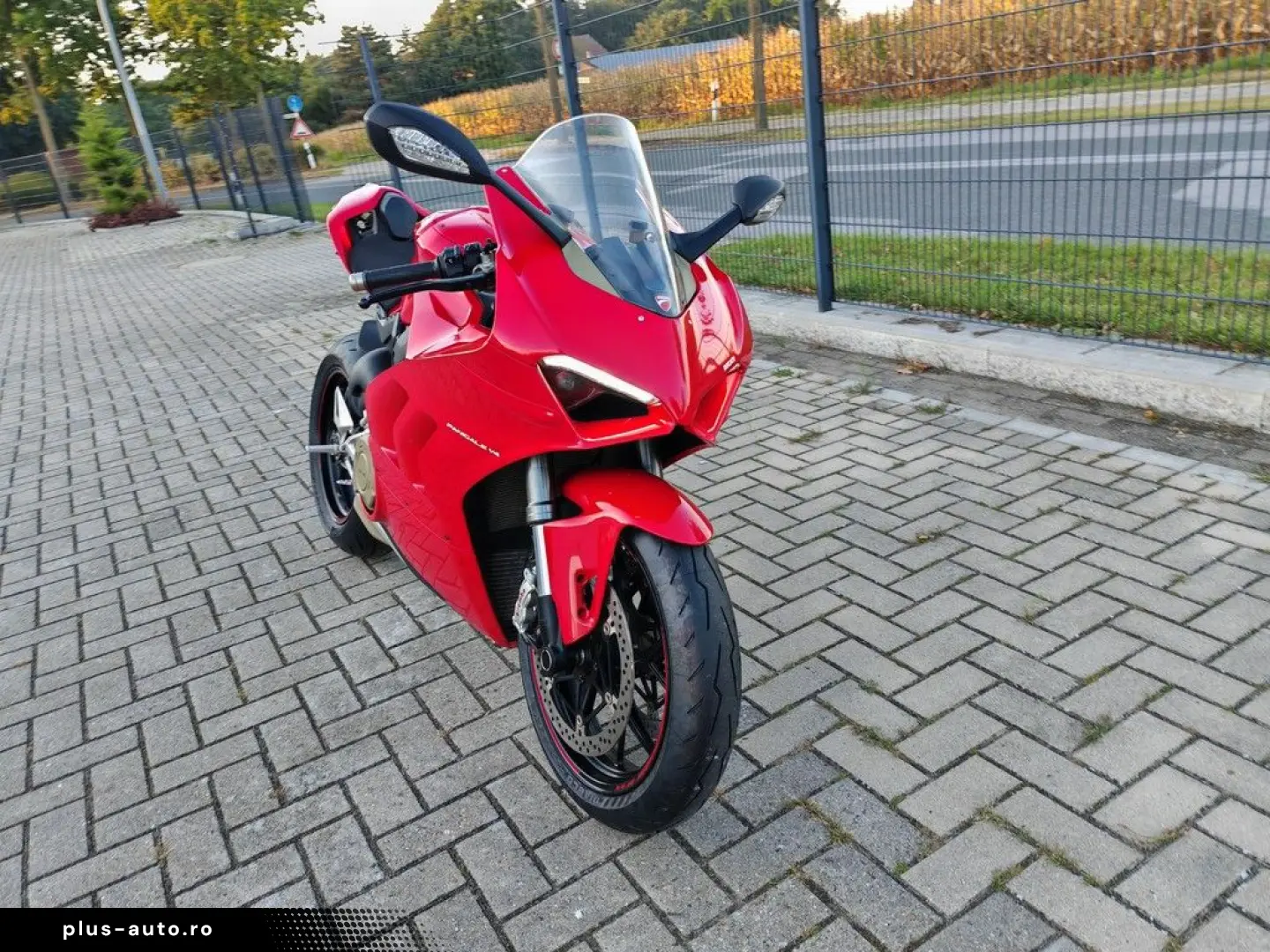 DUCATI PANIGALE V4 E5 WINGLETS  HELM