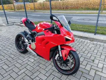 DUCATI PANIGALE V4 E5 WINGLETS  HELM