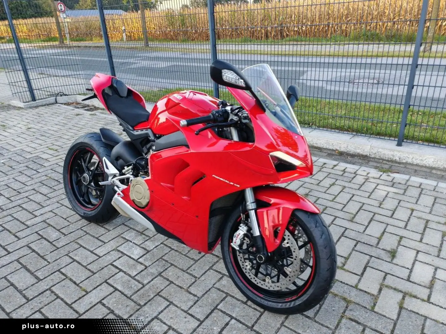 DUCATI PANIGALE V4 E5 WINGLETS  HELM
