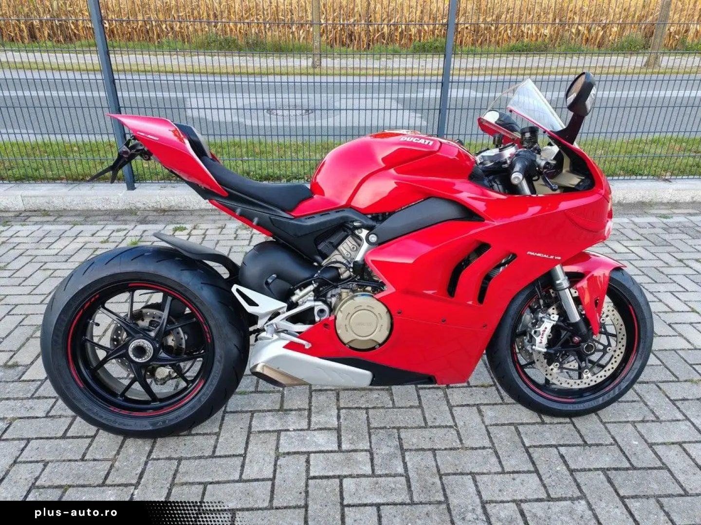 DUCATI PANIGALE V4 E5 WINGLETS  HELM