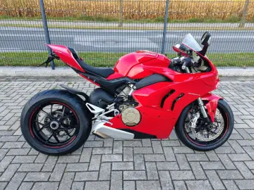 DUCATI PANIGALE V4 E5 WINGLETS  HELM