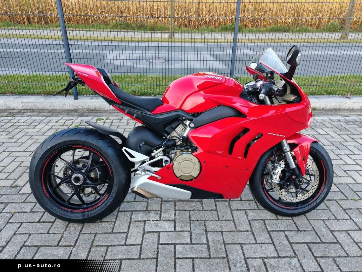 DUCATI PANIGALE V4 E5 WINGLETS  HELM