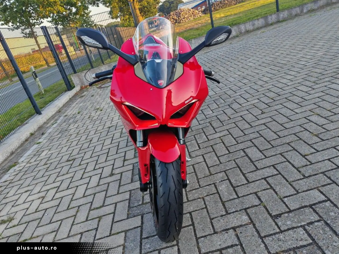 DUCATI PANIGALE V4 E5 WINGLETS  HELM