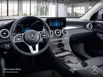 MERCEDES-BENZ GLC 300e 4M Offroad Dist Pano Mbeam 360