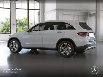 MERCEDES-BENZ GLC 300e 4M Offroad Dist Pano Mbeam 360