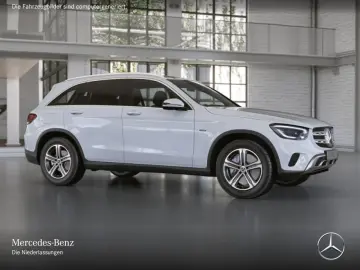 MERCEDES-BENZ GLC 300e 4M Offroad Dist Pano Mbeam 360