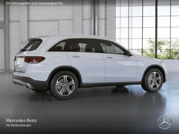 MERCEDES-BENZ GLC 300e 4M Offroad Dist Pano Mbeam 360
