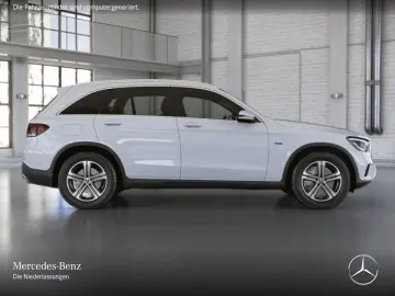 MERCEDES-BENZ GLC 300e 4M Offroad Dist Pano Mbeam 360