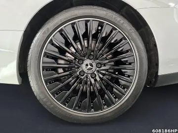 MERCEDES-BENZ CLE 300 e AMG Pano Digital Light Burme…
