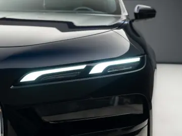 BMW 740