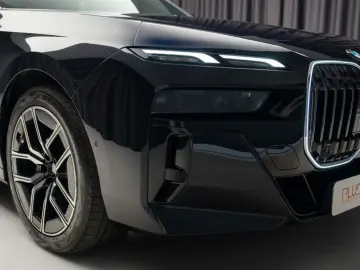BMW 740