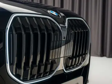 BMW 740