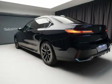 BMW 740