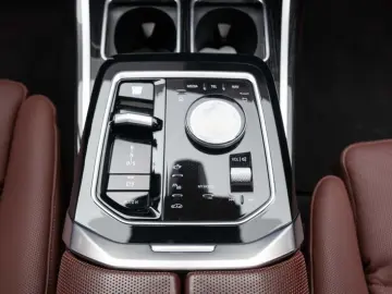 BMW 740