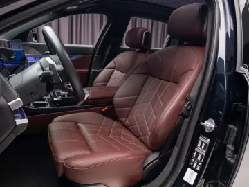 BMW 740