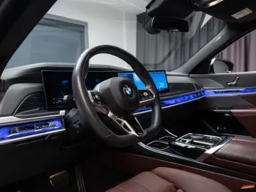 BMW 740