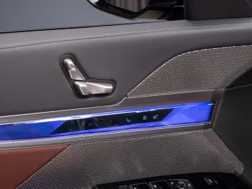 BMW 740