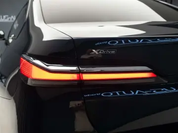 BMW 740