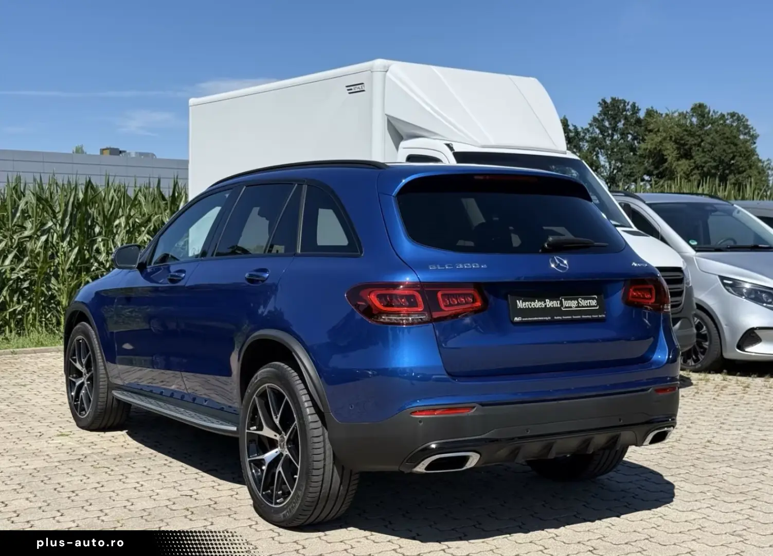 MERCEDES-BENZ GLC 300 e 4MATIC AMG Line Navi Pano.-Dach