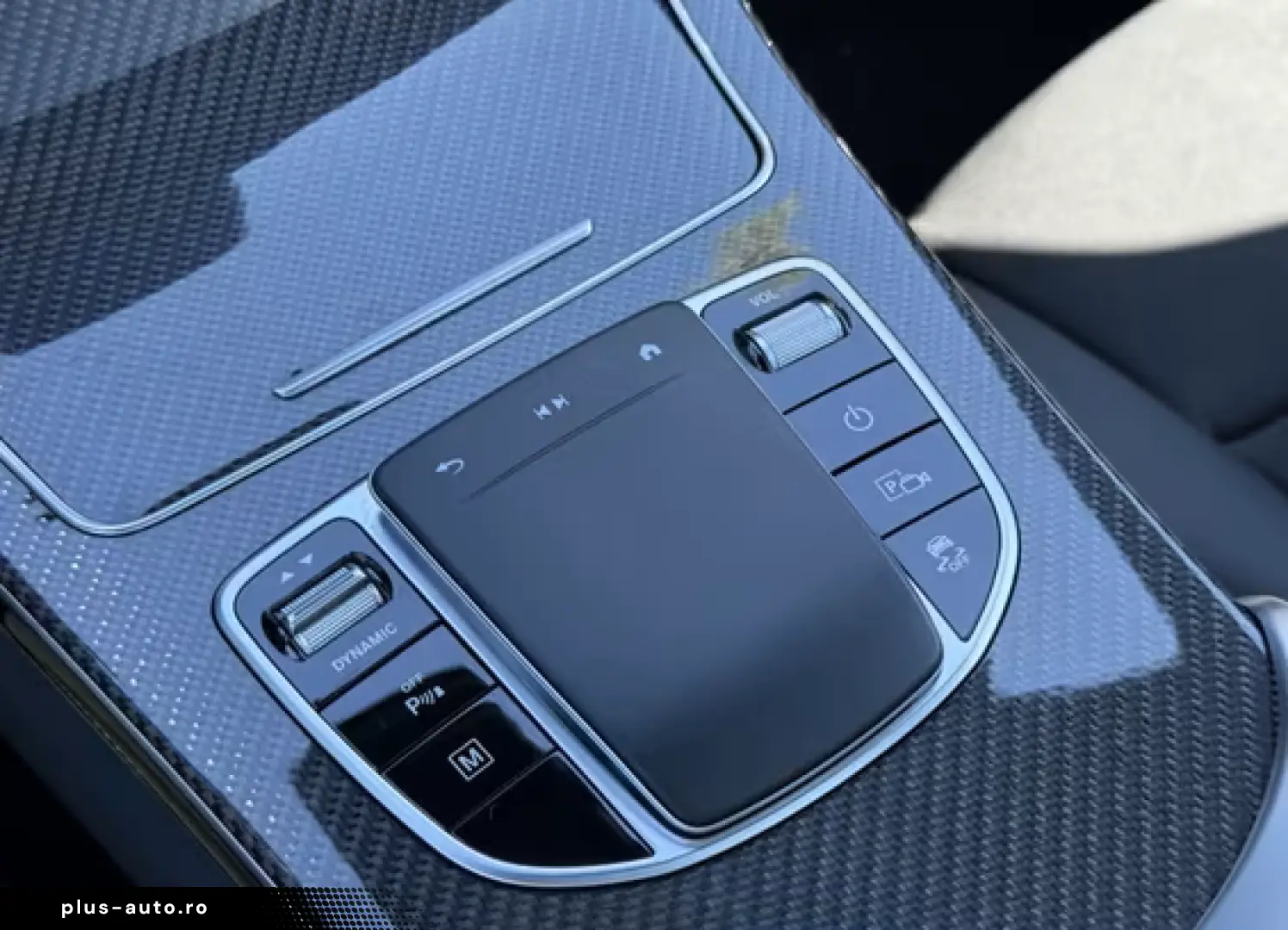 MERCEDES-BENZ GLC 300 e 4MATIC AMG Line Navi Pano.-Dach