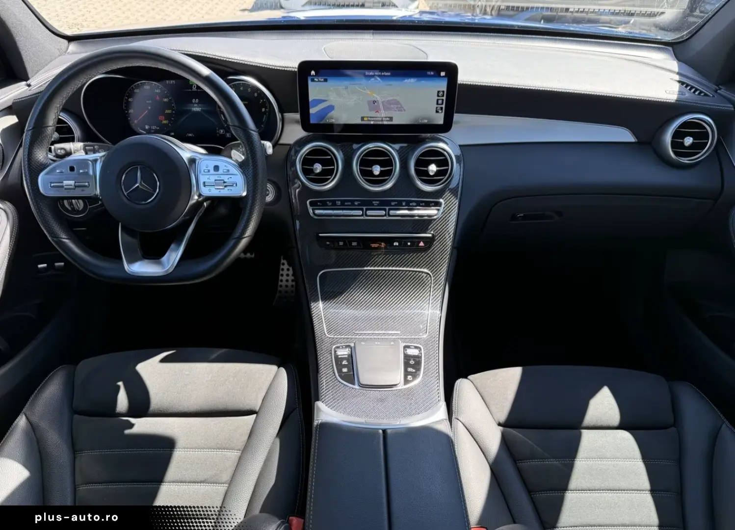 MERCEDES-BENZ GLC 300 e 4MATIC AMG Line Navi Pano.-Dach