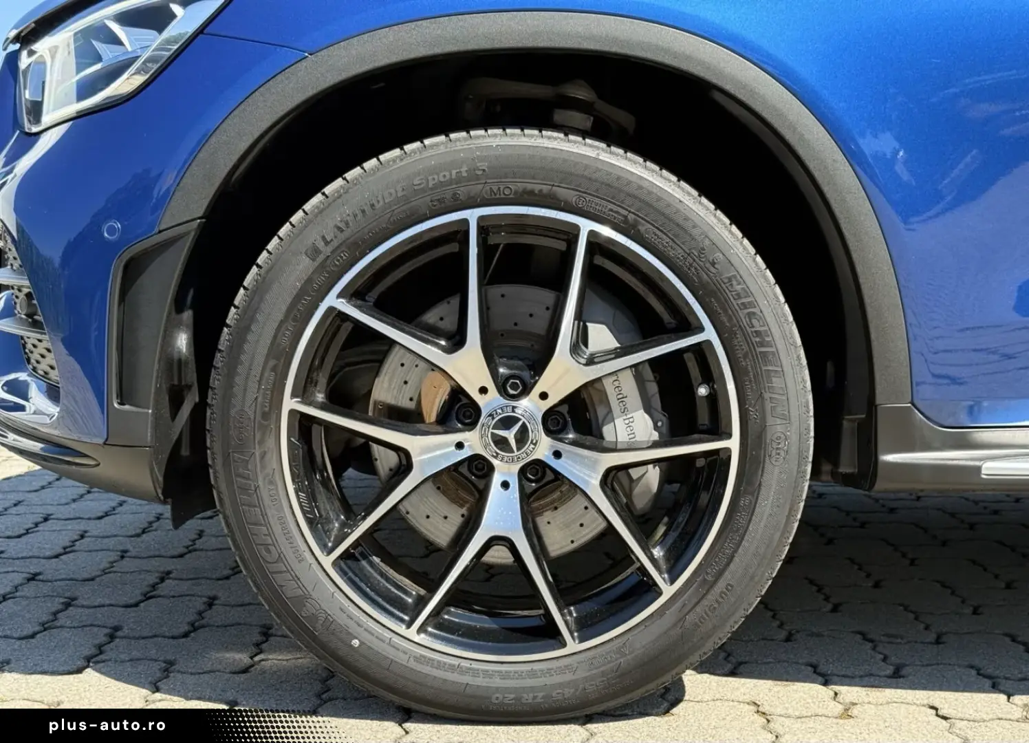 MERCEDES-BENZ GLC 300 e 4MATIC AMG Line Navi Pano.-Dach
