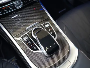 MERCEDES-BENZ G 63 AMG  DISTRONIC  Burmester® 3D  AMG Driver