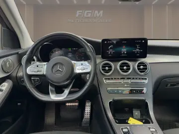 MERCEDES-BENZ GLC 300de 4MATIC AMG-Line Pano 360 Key…